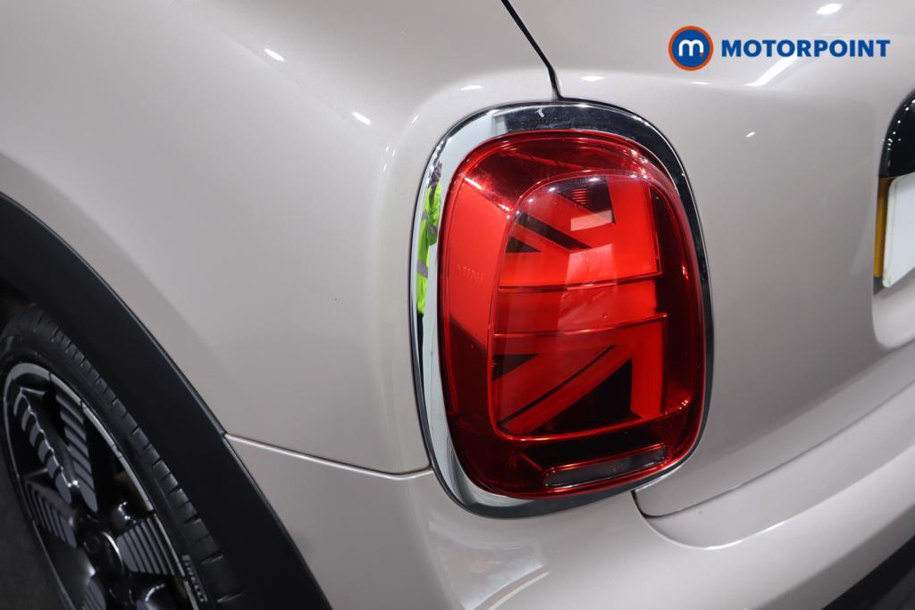 Mini Hatchback Cooper Exclusive Automatic Petrol Hatchback - Stock Number (1599295) - 17th supplementary image