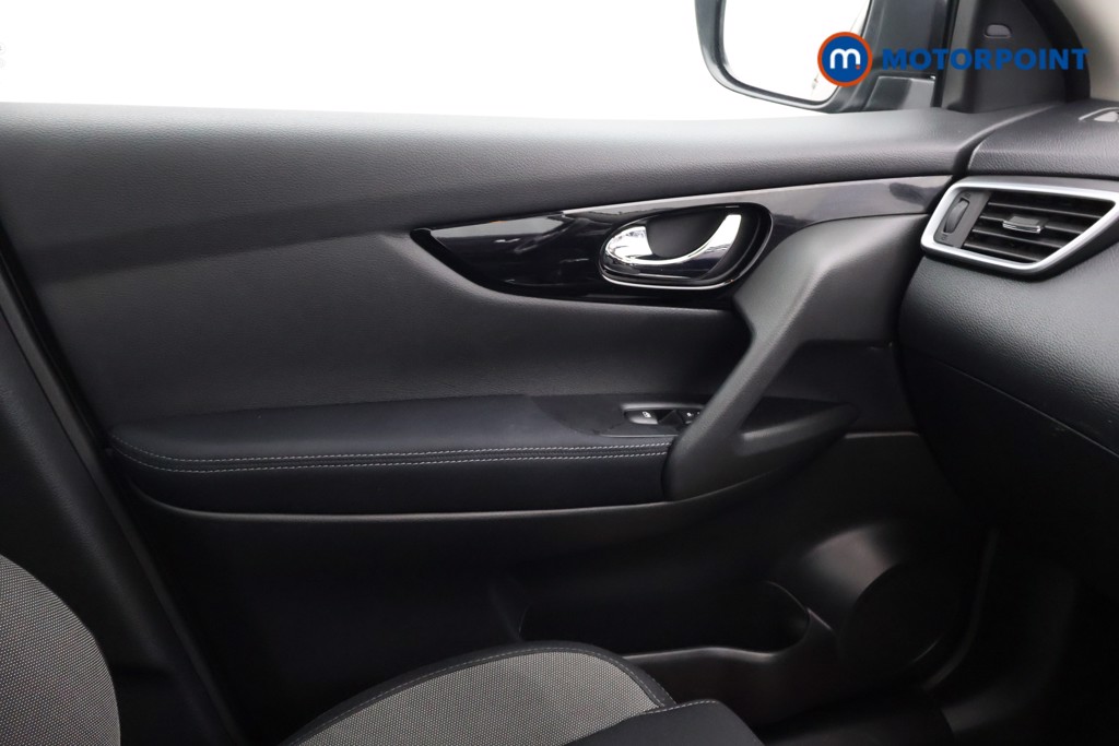 Nissan Qashqai N-Connecta Automatic Diesel SUV - Stock Number (1599554) - 12th supplementary image