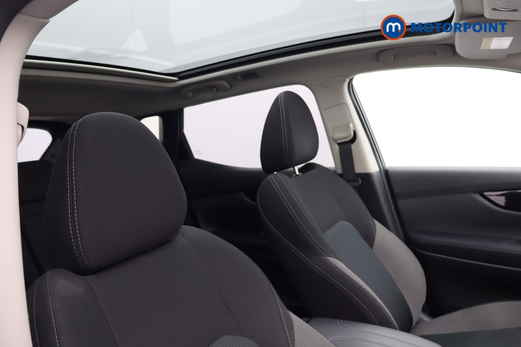 Nissan Qashqai N-Connecta Automatic Diesel SUV - Stock Number (1599554) - 15th supplementary image