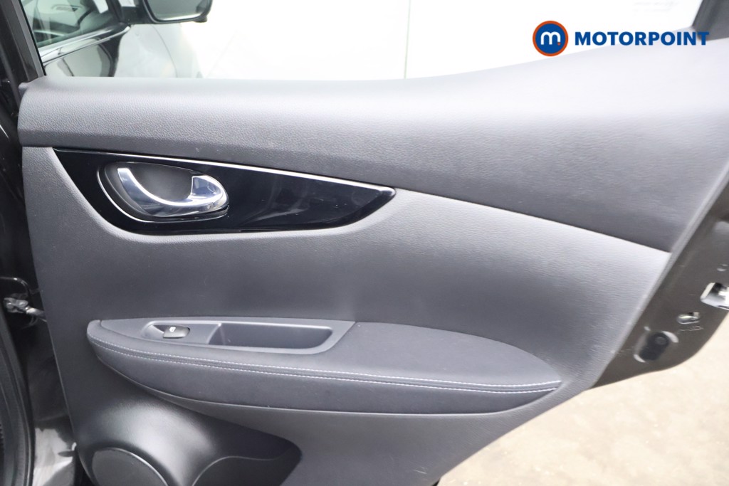 Nissan Qashqai N-Connecta Automatic Diesel SUV - Stock Number (1599554) - 18th supplementary image