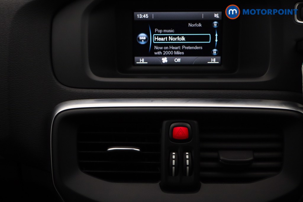 Volvo V40 R Design Manual Petrol Hatchback - Stock Number (1599735) - 2nd supplementary image