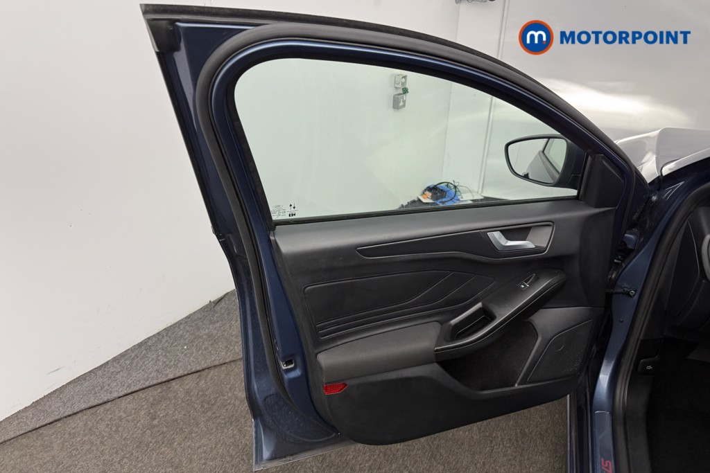 Ford Focus St-Line X Manual Petrol Estate - Stock Number (1600414) - 3rd supplementary image