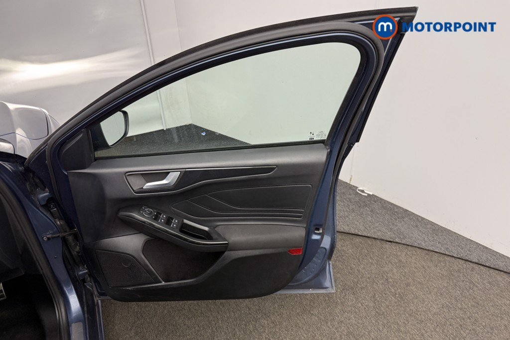 Ford Focus St-Line X Manual Petrol Estate - Stock Number (1600414) - 17th supplementary image