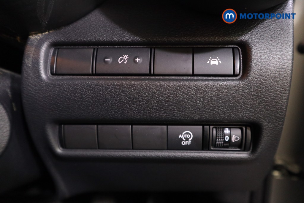 Nissan Juke N-Connecta Manual Petrol SUV - Stock Number (1600904) - 10th supplementary image