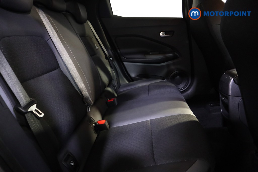 Nissan Juke N-Connecta Manual Petrol SUV - Stock Number (1600904) - 13th supplementary image