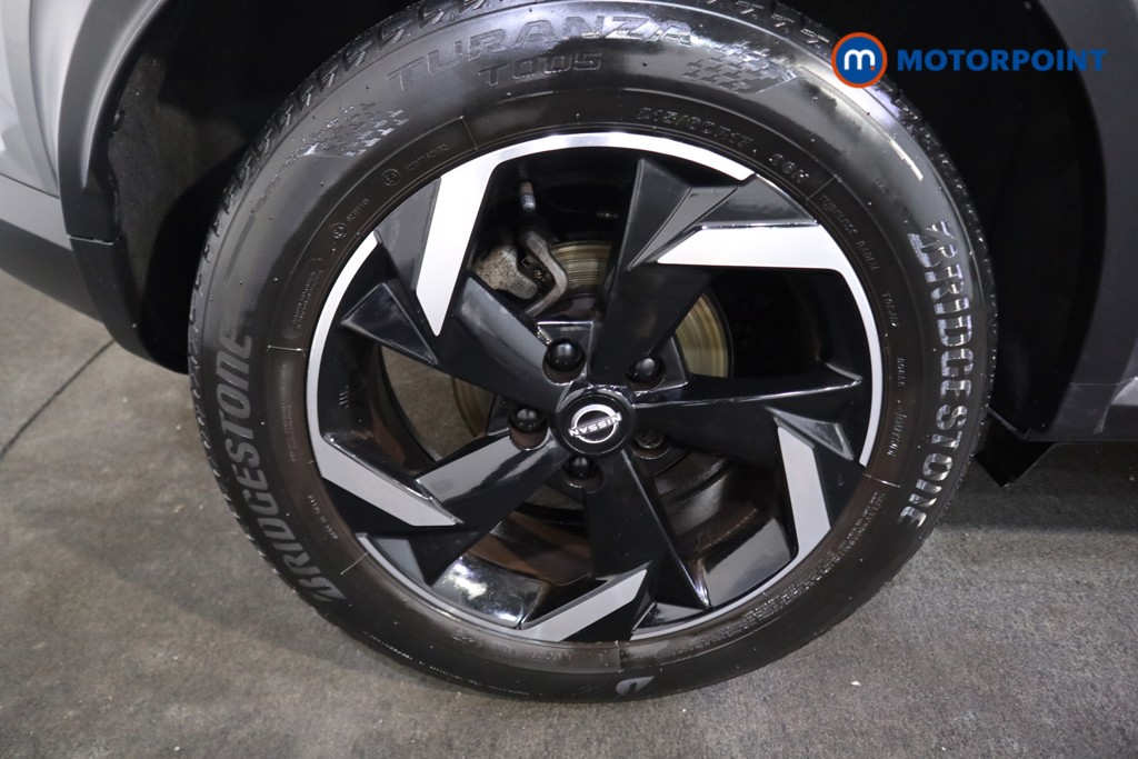 Nissan Juke N-Connecta Manual Petrol SUV - Stock Number (1600904) - 17th supplementary image