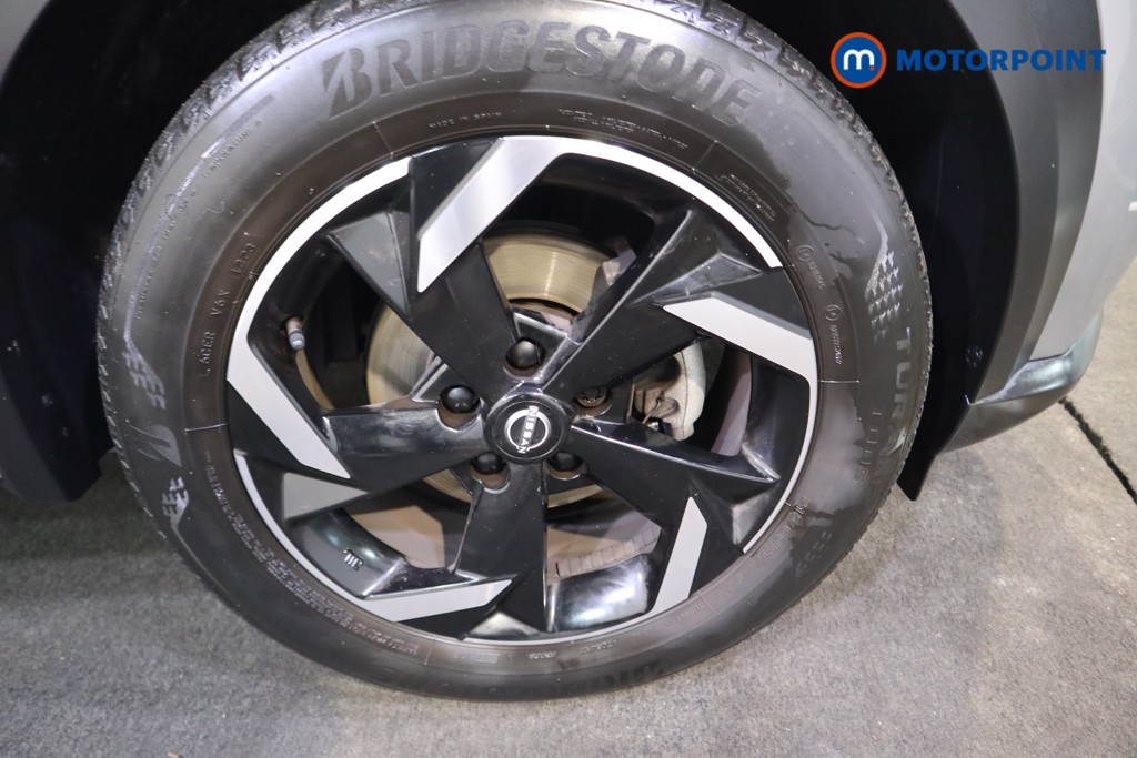 Nissan Juke N-Connecta Manual Petrol SUV - Stock Number (1600904) - 18th supplementary image