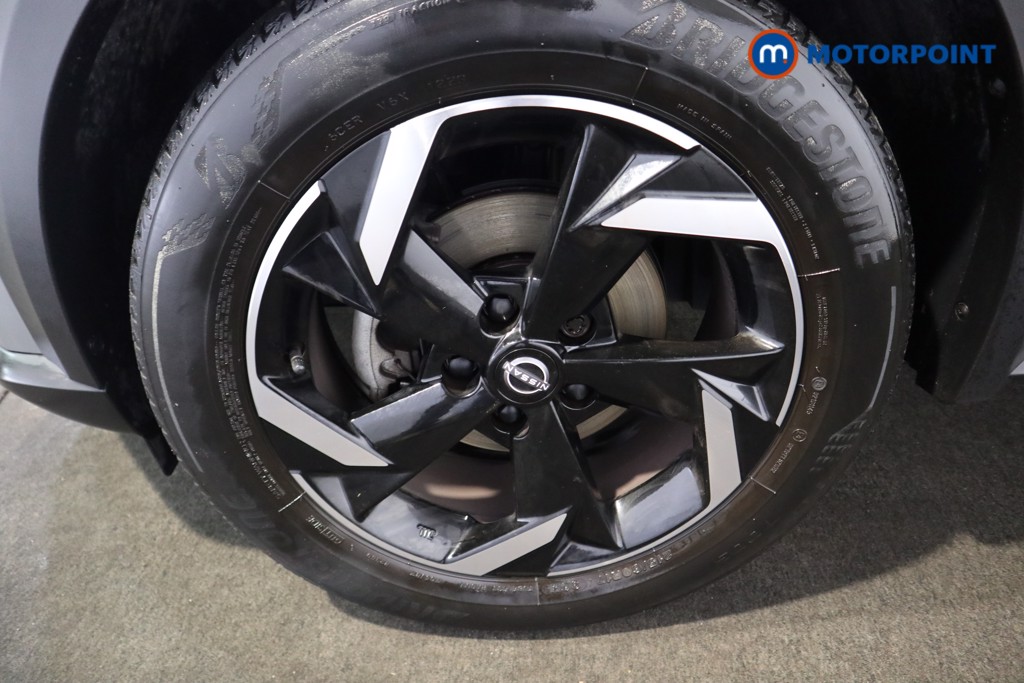 Nissan Juke N-Connecta Manual Petrol SUV - Stock Number (1600904) - 19th supplementary image