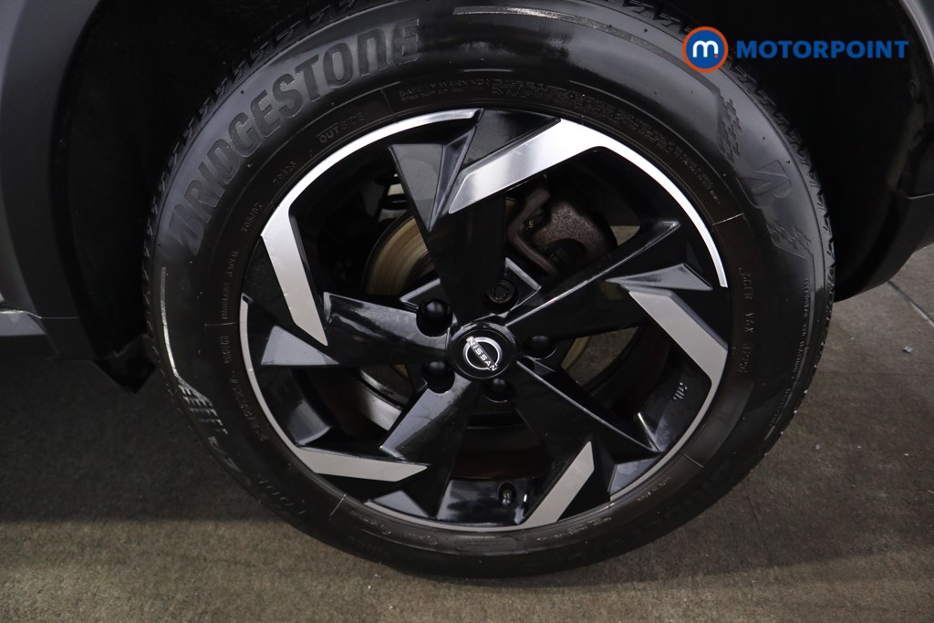 Nissan Juke N-Connecta Manual Petrol SUV - Stock Number (1600904) - 20th supplementary image