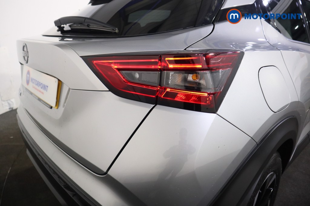 Nissan Juke N-Connecta Manual Petrol SUV - Stock Number (1600904) - 24th supplementary image