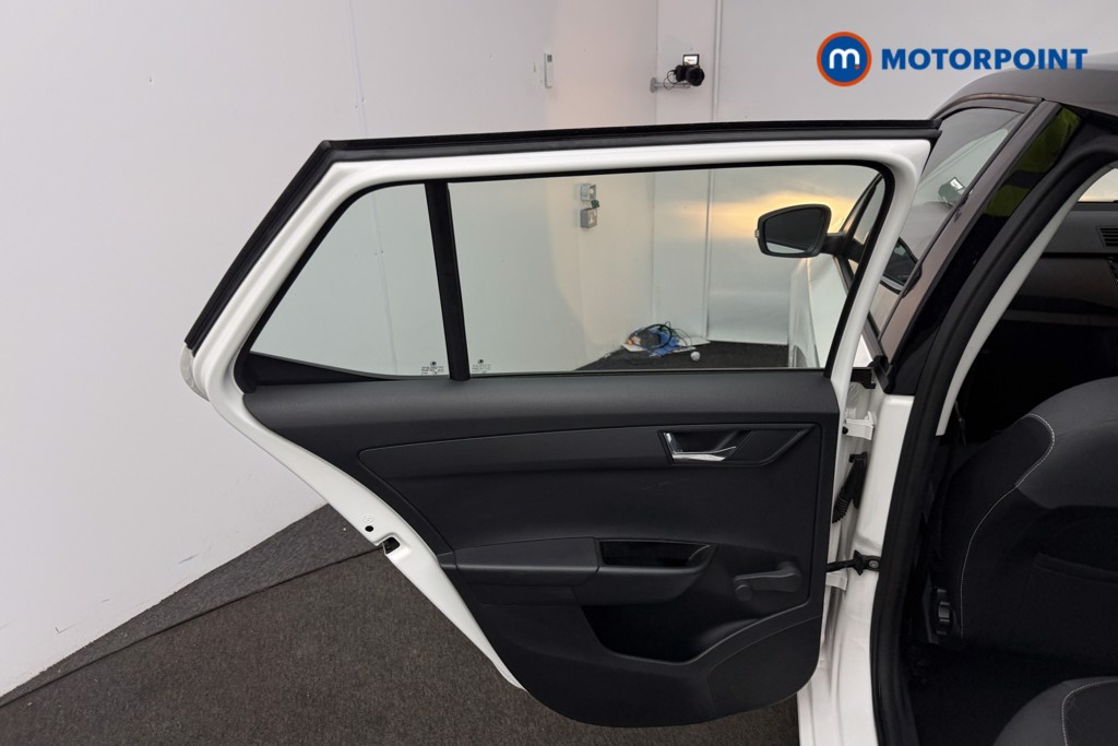 Skoda Fabia Colour Edition Manual Petrol Hatchback - Stock Number (1600910) - 7th supplementary image