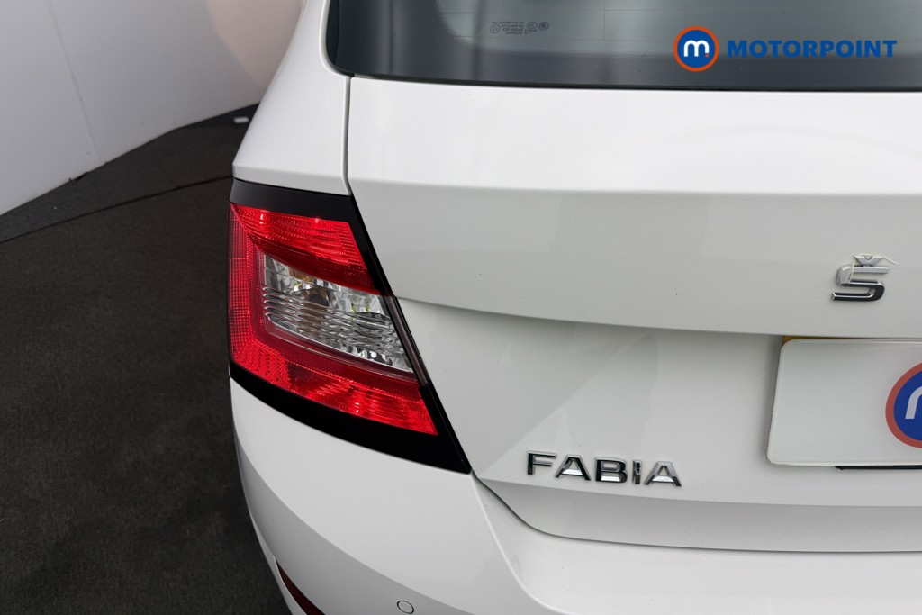 Skoda Fabia Colour Edition Manual Petrol Hatchback - Stock Number (1600910) - 9th supplementary image