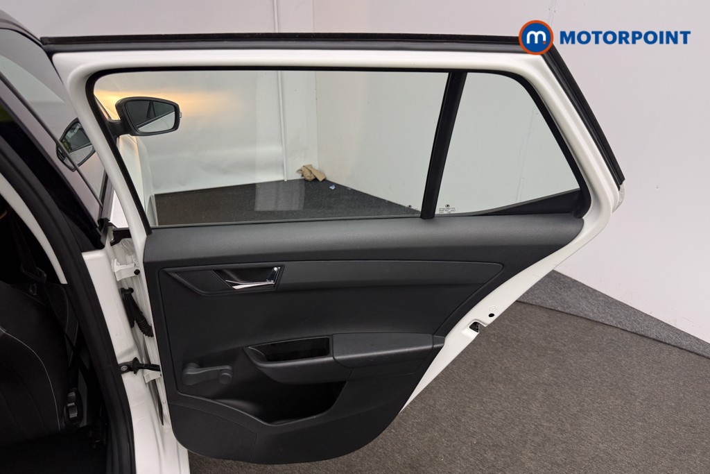 Skoda Fabia Colour Edition Manual Petrol Hatchback - Stock Number (1600910) - 14th supplementary image