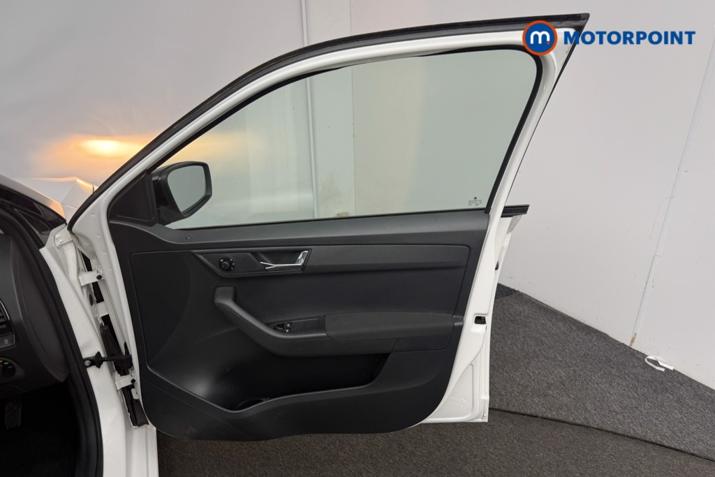 Skoda Fabia Colour Edition Manual Petrol Hatchback - Stock Number (1600910) - 17th supplementary image