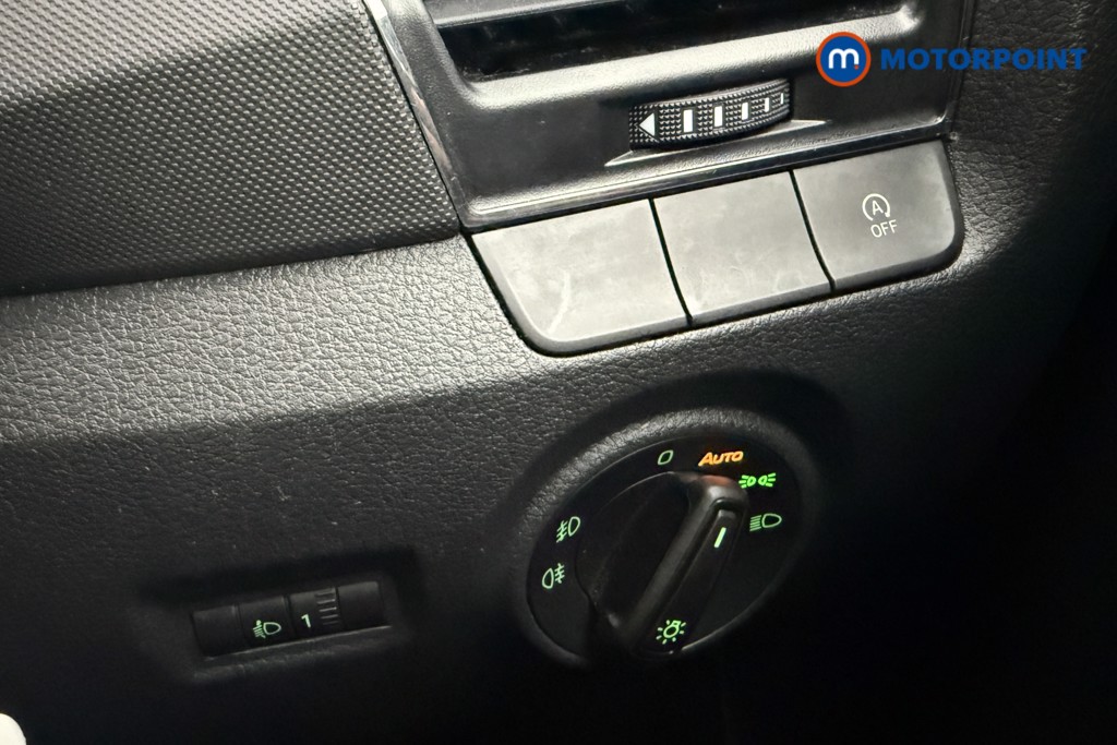 Skoda Fabia Colour Edition Manual Petrol Hatchback - Stock Number (1600910) - 20th supplementary image