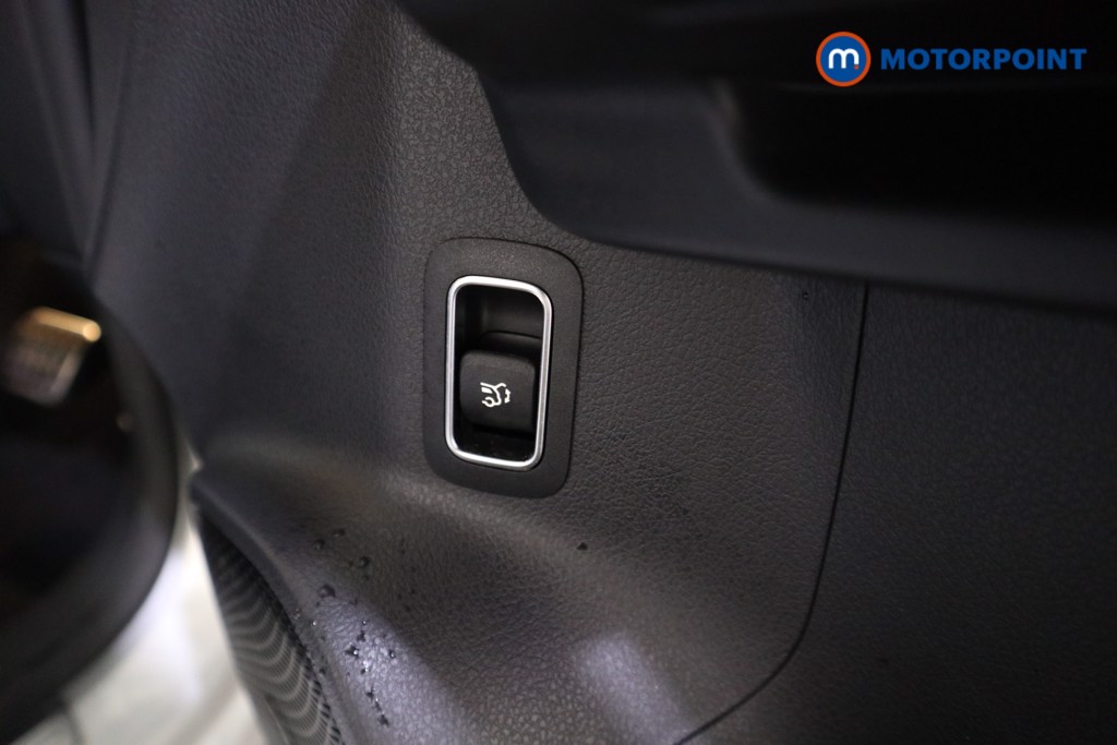 Mercedes-Benz B Class Amg Line Automatic Petrol Hatchback - Stock Number (1601131) - 11th supplementary image