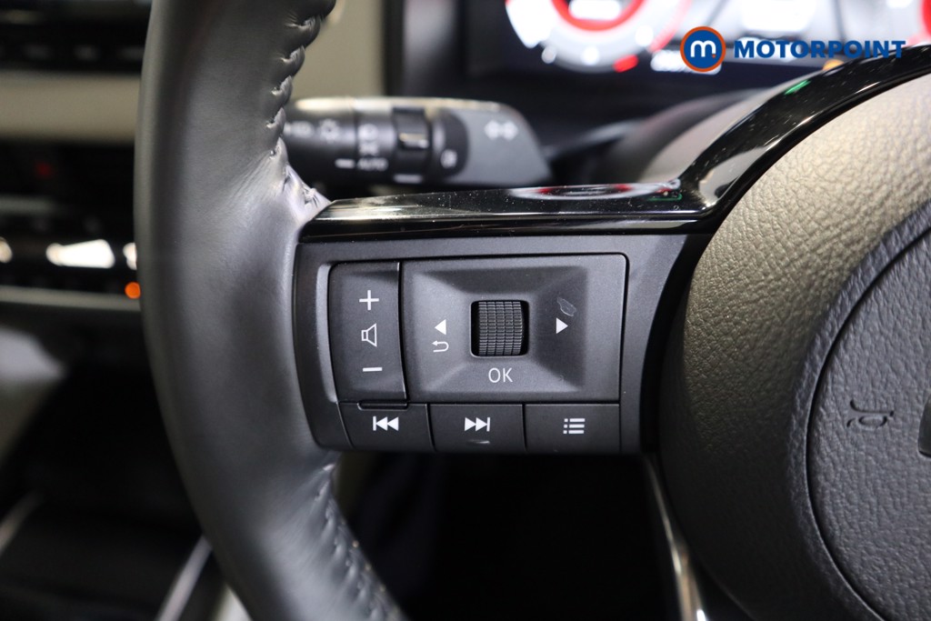 Nissan Qashqai Tekna Manual Petrol SUV - Stock Number (1601198) - 3rd supplementary image