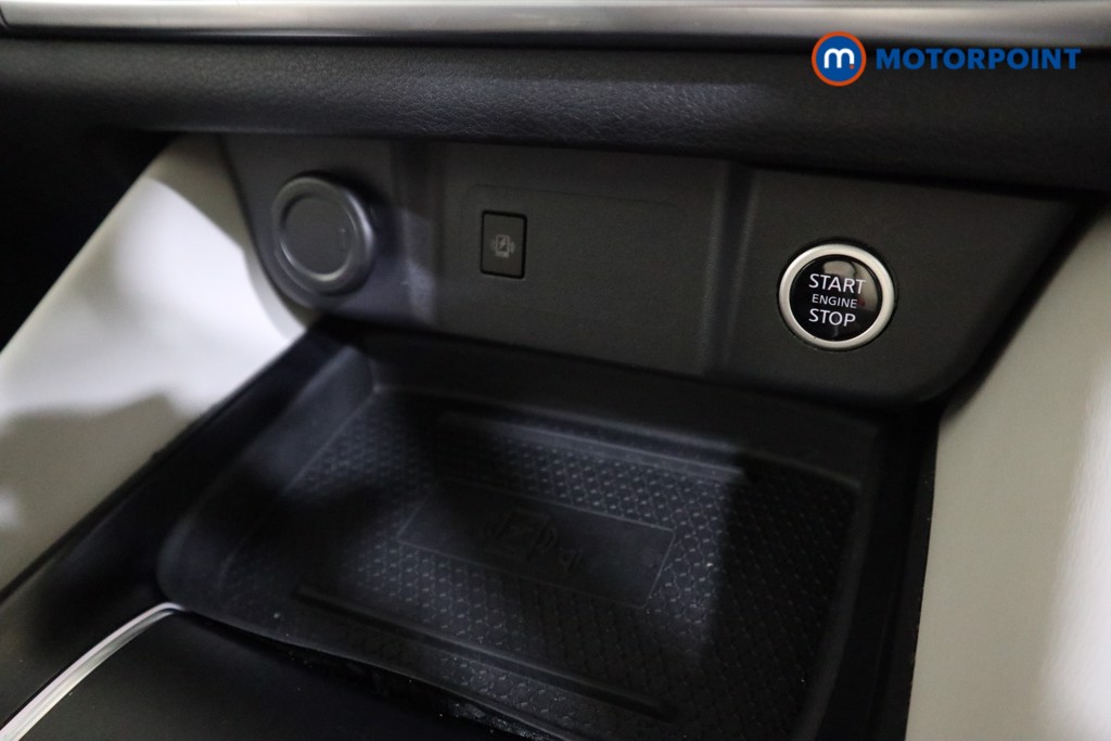 Nissan Qashqai Tekna Manual Petrol SUV - Stock Number (1601198) - 8th supplementary image