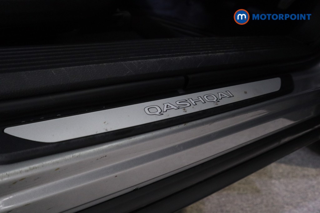 Nissan Qashqai Tekna Manual Petrol SUV - Stock Number (1601198) - 13th supplementary image