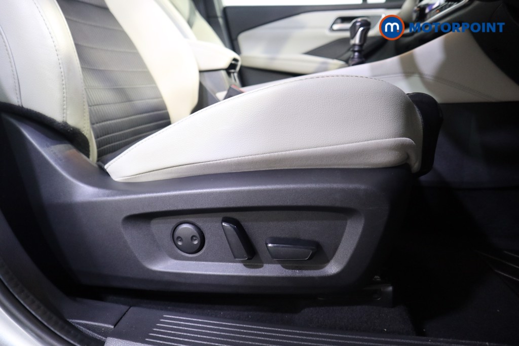 Nissan Qashqai Tekna Manual Petrol SUV - Stock Number (1601198) - 14th supplementary image