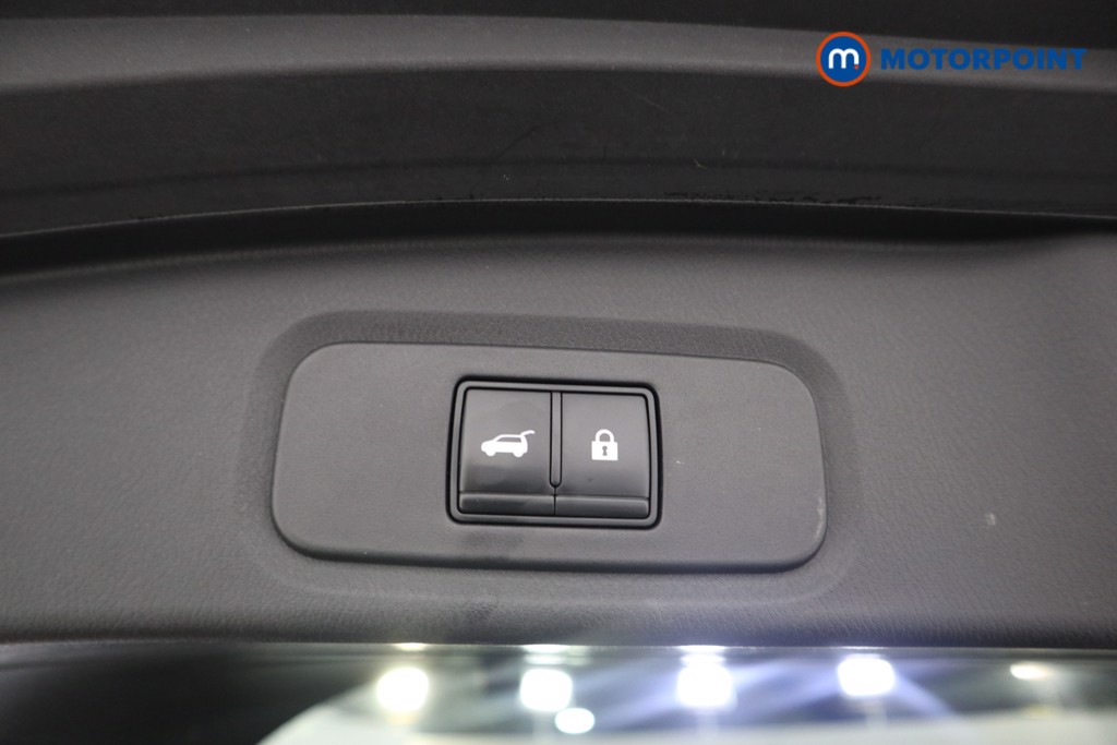 Nissan Qashqai Tekna Manual Petrol SUV - Stock Number (1601198) - 21st supplementary image