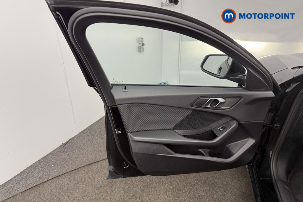 BMW 1 Series SE Automatic Petrol Hatchback - Stock Number (1601348) - 4th supplementary image