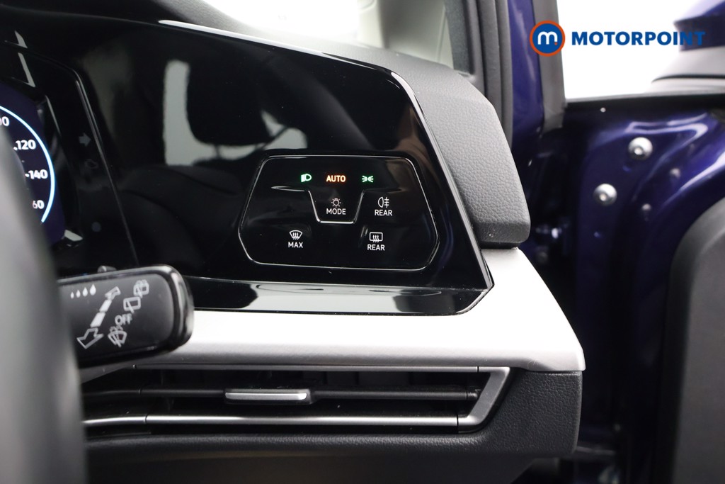 Volkswagen Golf Life Automatic Petrol Hatchback - Stock Number (1601391) - 5th supplementary image