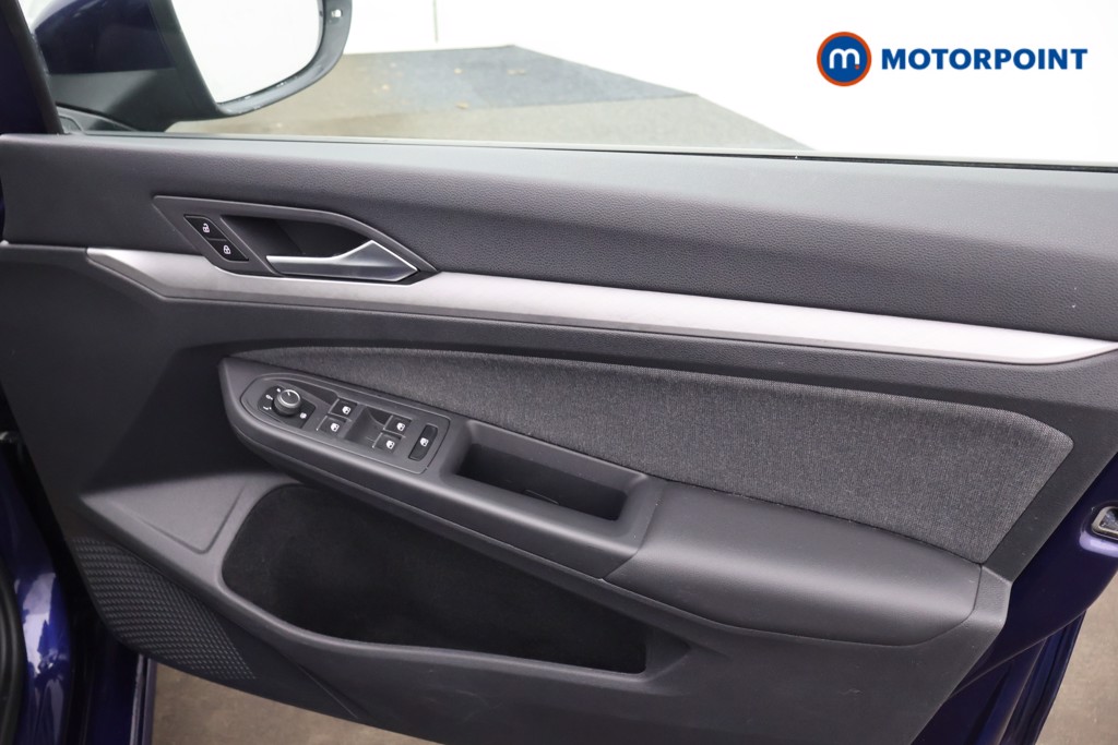Volkswagen Golf Life Automatic Petrol Hatchback - Stock Number (1601391) - 8th supplementary image