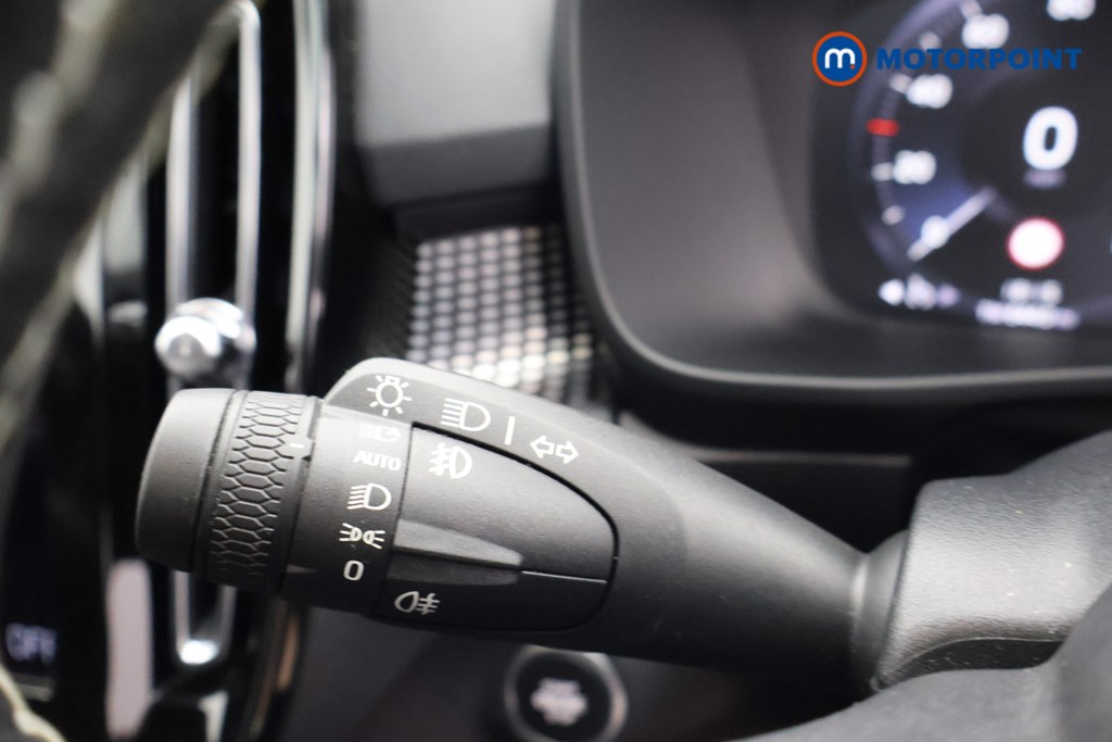 Volvo Xc40 R Design Manual Petrol SUV - Stock Number (1602110) - 5th supplementary image