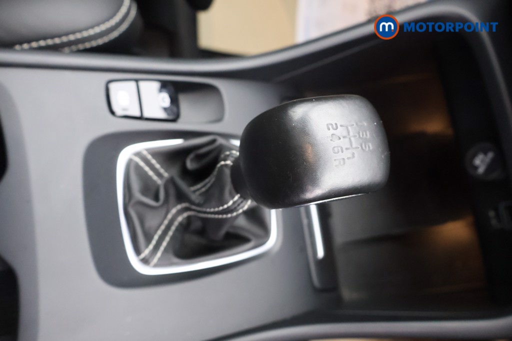 Volvo Xc40 R Design Manual Petrol SUV - Stock Number (1602110) - 8th supplementary image