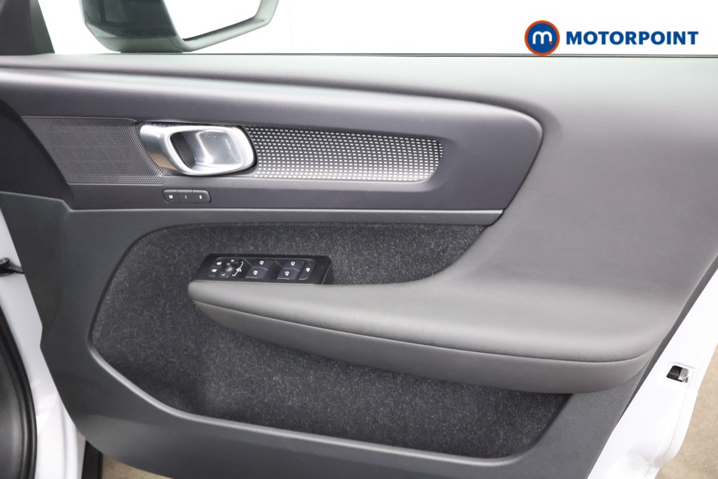 Volvo Xc40 R Design Manual Petrol SUV - Stock Number (1602110) - 12th supplementary image