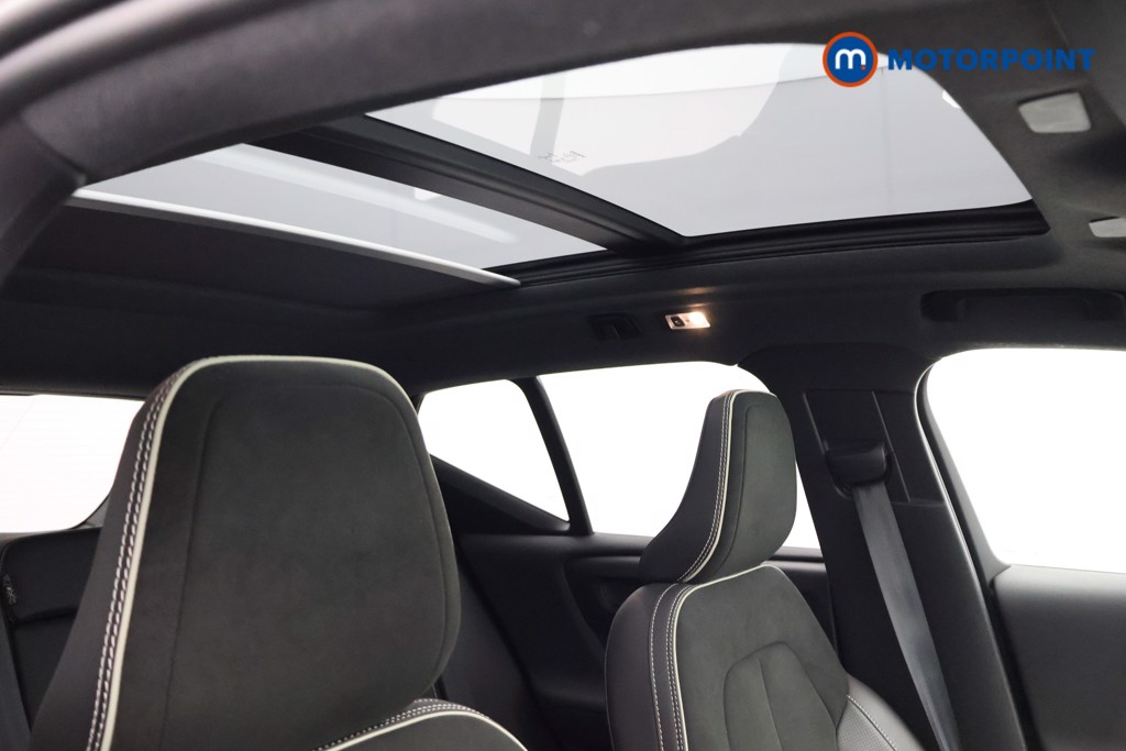 Volvo Xc40 R Design Manual Petrol SUV - Stock Number (1602110) - 15th supplementary image