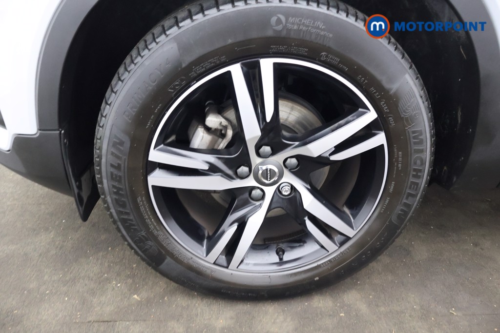 Volvo Xc40 R Design Manual Petrol SUV - Stock Number (1602110) - 30th supplementary image