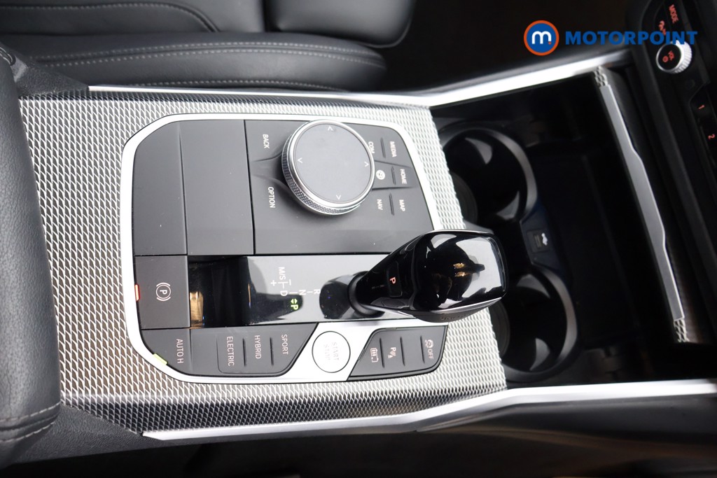 BMW 3 Series M Sport Automatic Petrol Plug-In Hybrid Saloon - Stock Number (1602155) - 9th supplementary image