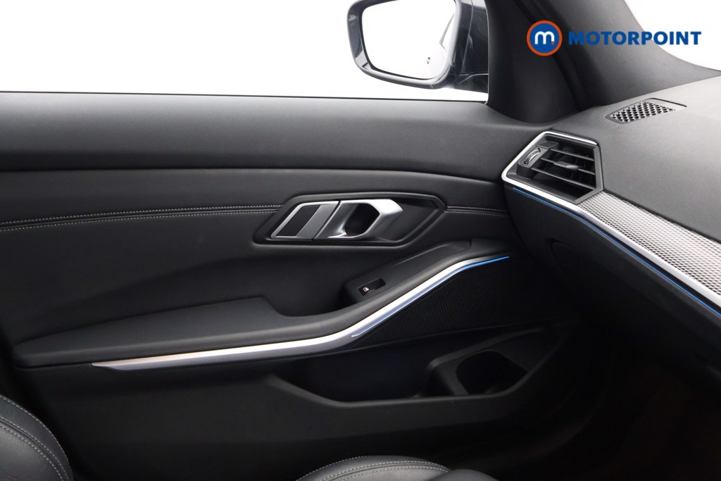BMW 3 Series M Sport Automatic Petrol Plug-In Hybrid Saloon - Stock Number (1602155) - 12th supplementary image