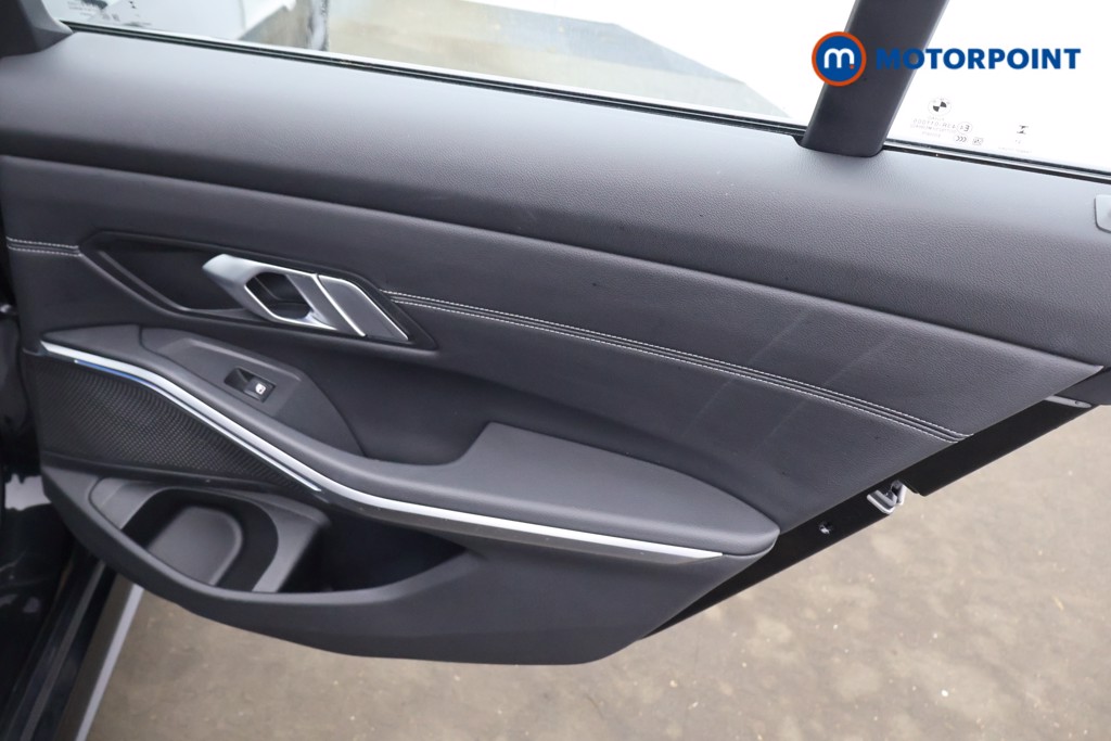BMW 3 Series M Sport Automatic Petrol Plug-In Hybrid Saloon - Stock Number (1602155) - 18th supplementary image