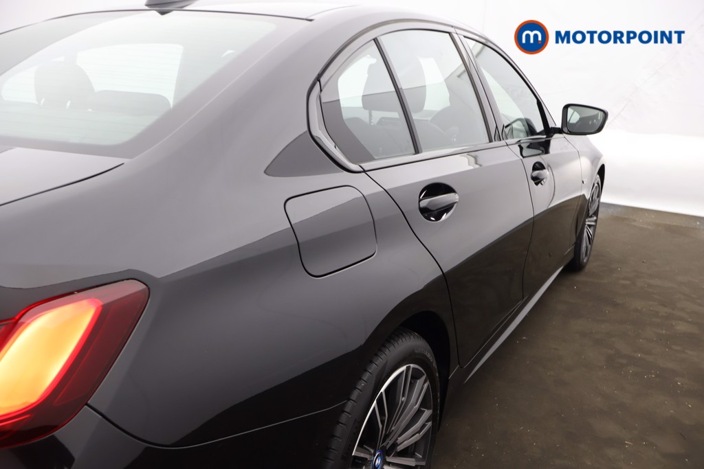BMW 3 Series M Sport Automatic Petrol Plug-In Hybrid Saloon - Stock Number (1602155) - 23rd supplementary image