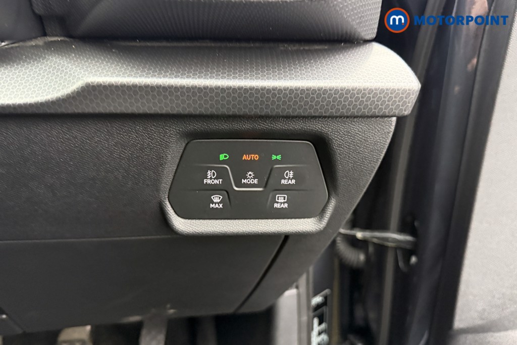 Seat Leon Se Dynamic Manual Petrol Hatchback - Stock Number (1602235) - 15th supplementary image