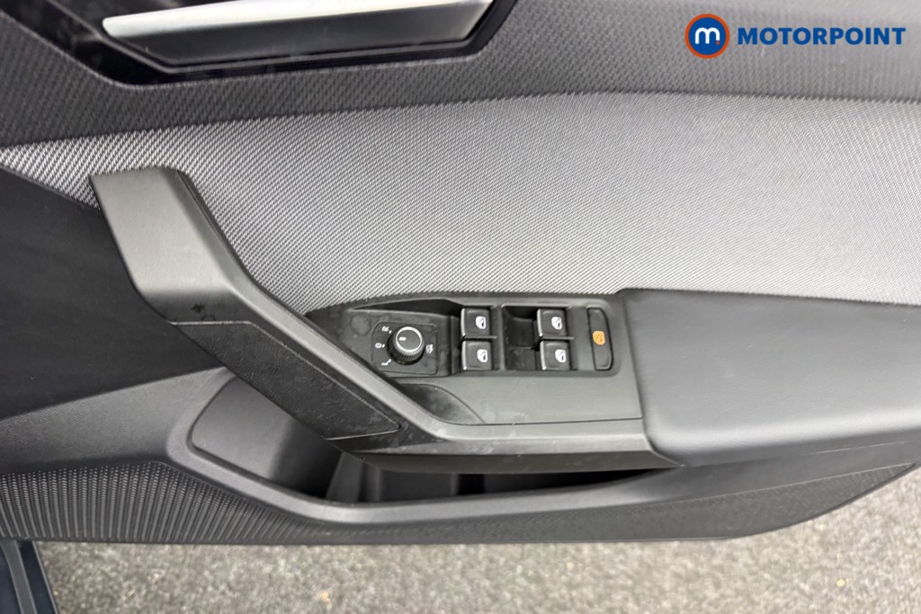 Seat Leon Se Dynamic Manual Petrol Hatchback - Stock Number (1602235) - 16th supplementary image