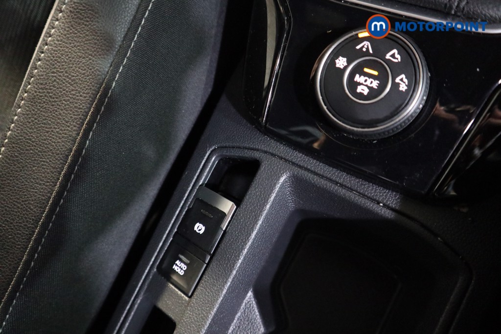 Volkswagen T-Roc R-Line Automatic Petrol SUV - Stock Number (1602552) - 11th supplementary image