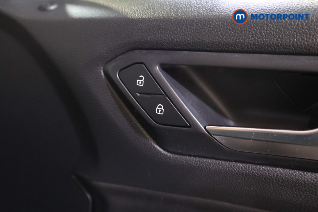Volkswagen T-Roc R-Line Automatic Petrol SUV - Stock Number (1602552) - 13th supplementary image