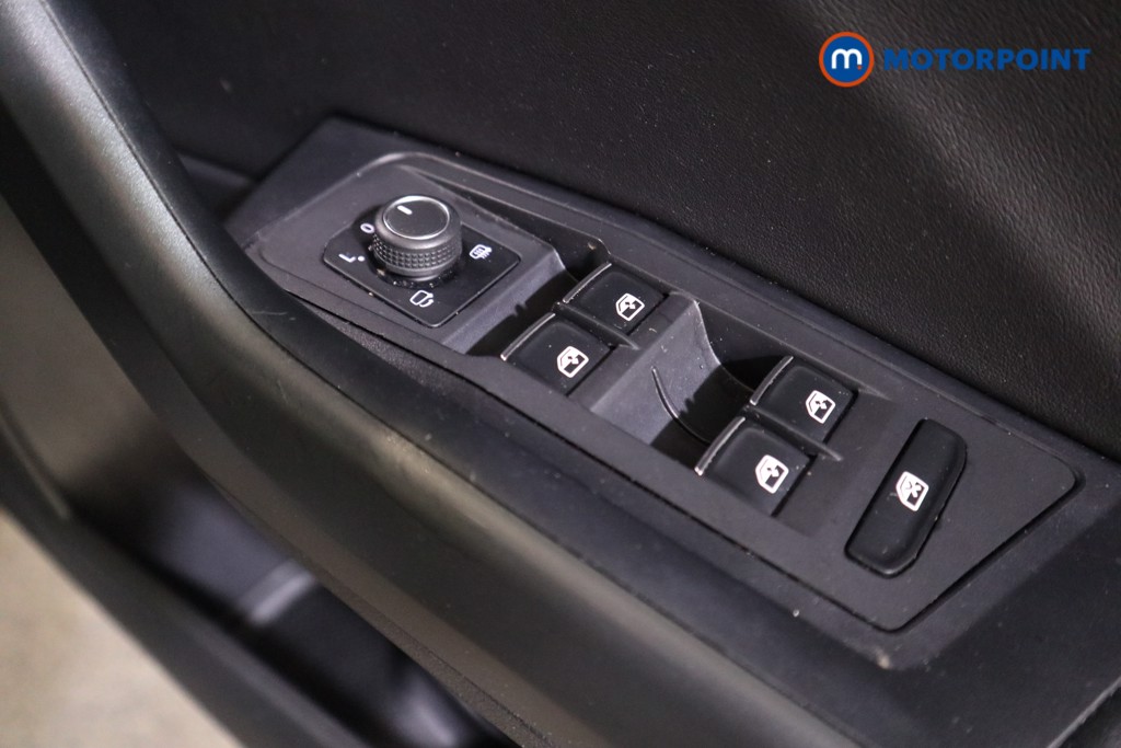 Volkswagen T-Roc R-Line Automatic Petrol SUV - Stock Number (1602552) - 14th supplementary image