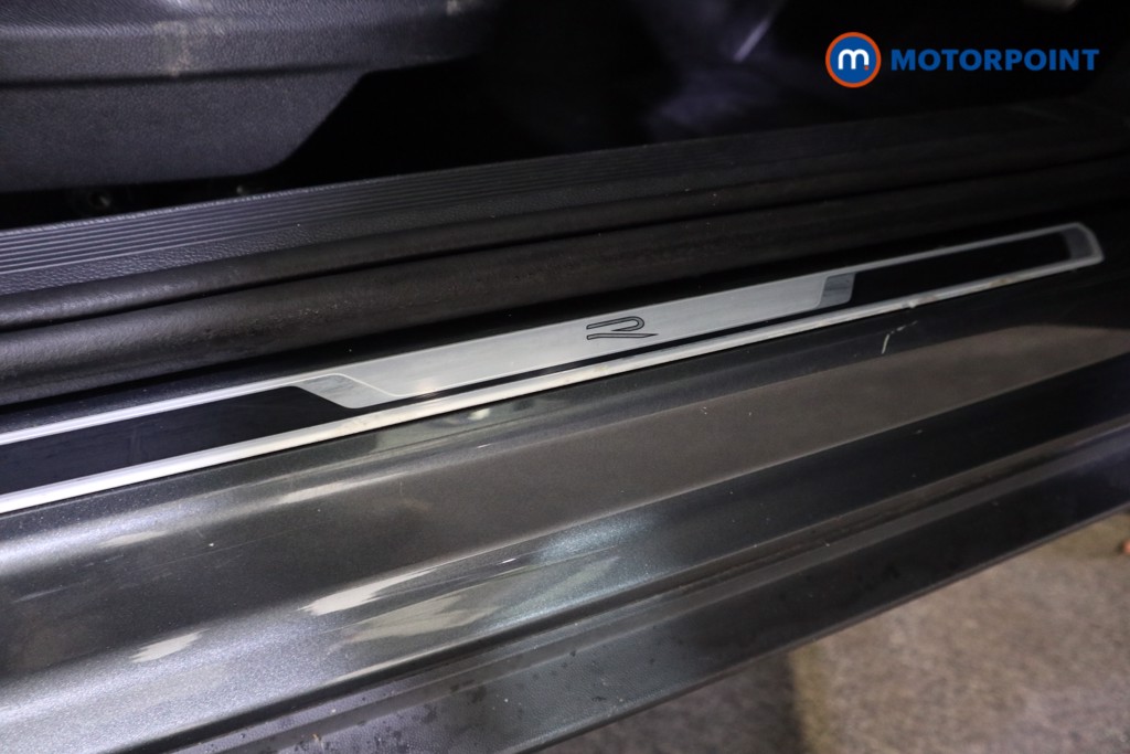 Volkswagen T-Roc R-Line Automatic Petrol SUV - Stock Number (1602552) - 15th supplementary image