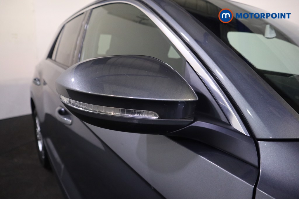 Volkswagen T-Roc R-Line Automatic Petrol SUV - Stock Number (1602552) - 33rd supplementary image