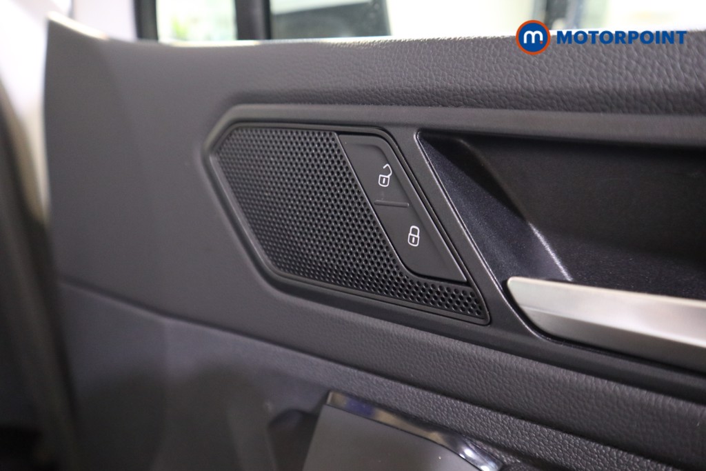 Volkswagen Tiguan Life Automatic Petrol SUV - Stock Number (1602576) - 10th supplementary image