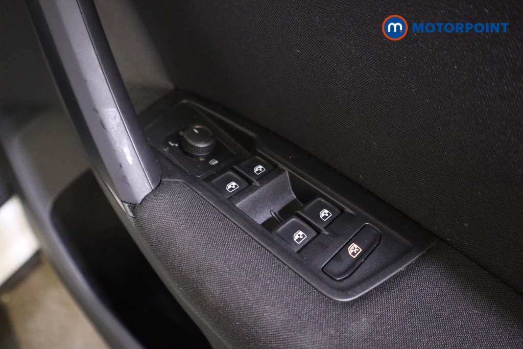 Volkswagen Tiguan Life Automatic Petrol SUV - Stock Number (1602576) - 11th supplementary image