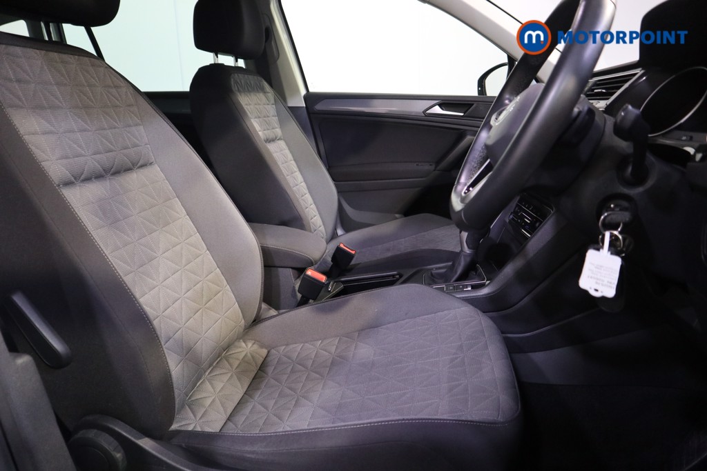 Volkswagen Tiguan Life Automatic Petrol SUV - Stock Number (1602576) - 12th supplementary image