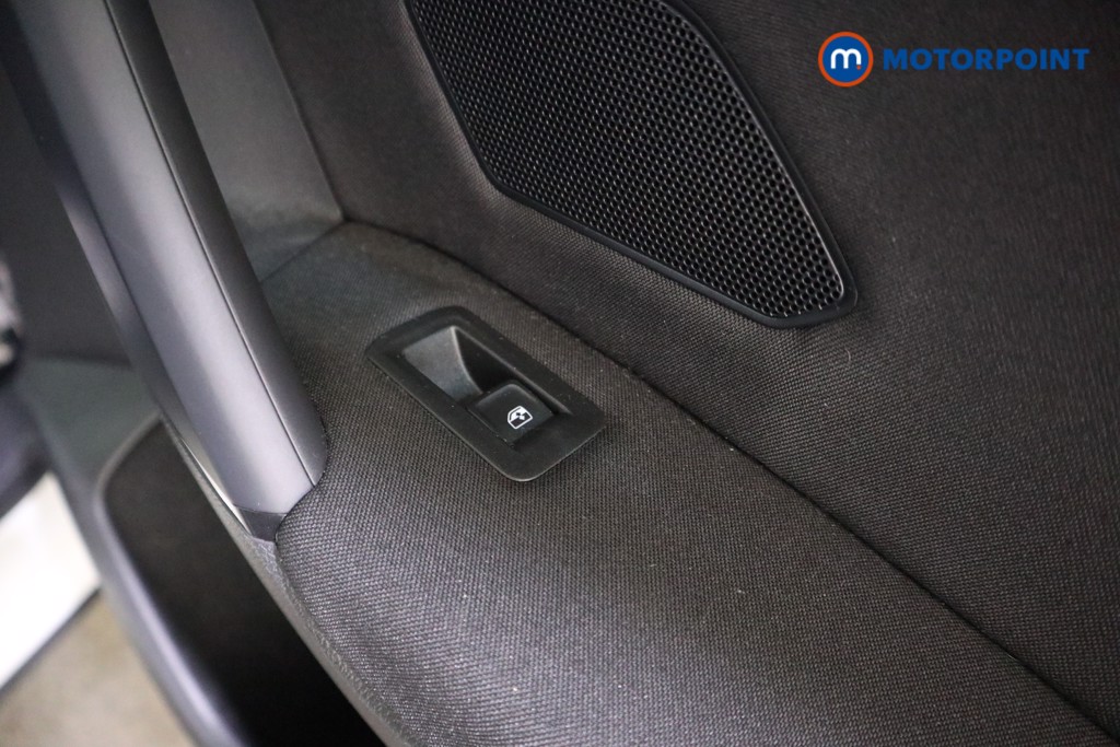 Volkswagen Tiguan Life Automatic Petrol SUV - Stock Number (1602576) - 16th supplementary image