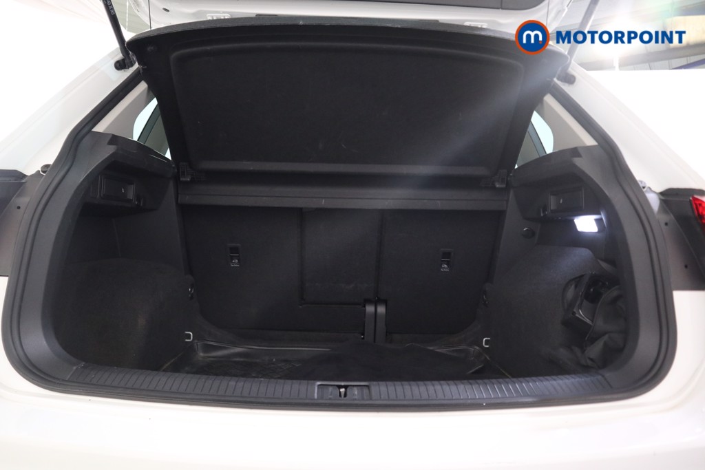 Volkswagen Tiguan Life Automatic Petrol SUV - Stock Number (1602576) - 17th supplementary image