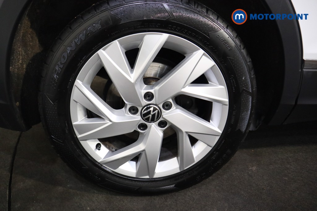 Volkswagen Tiguan Life Automatic Petrol SUV - Stock Number (1602576) - 18th supplementary image